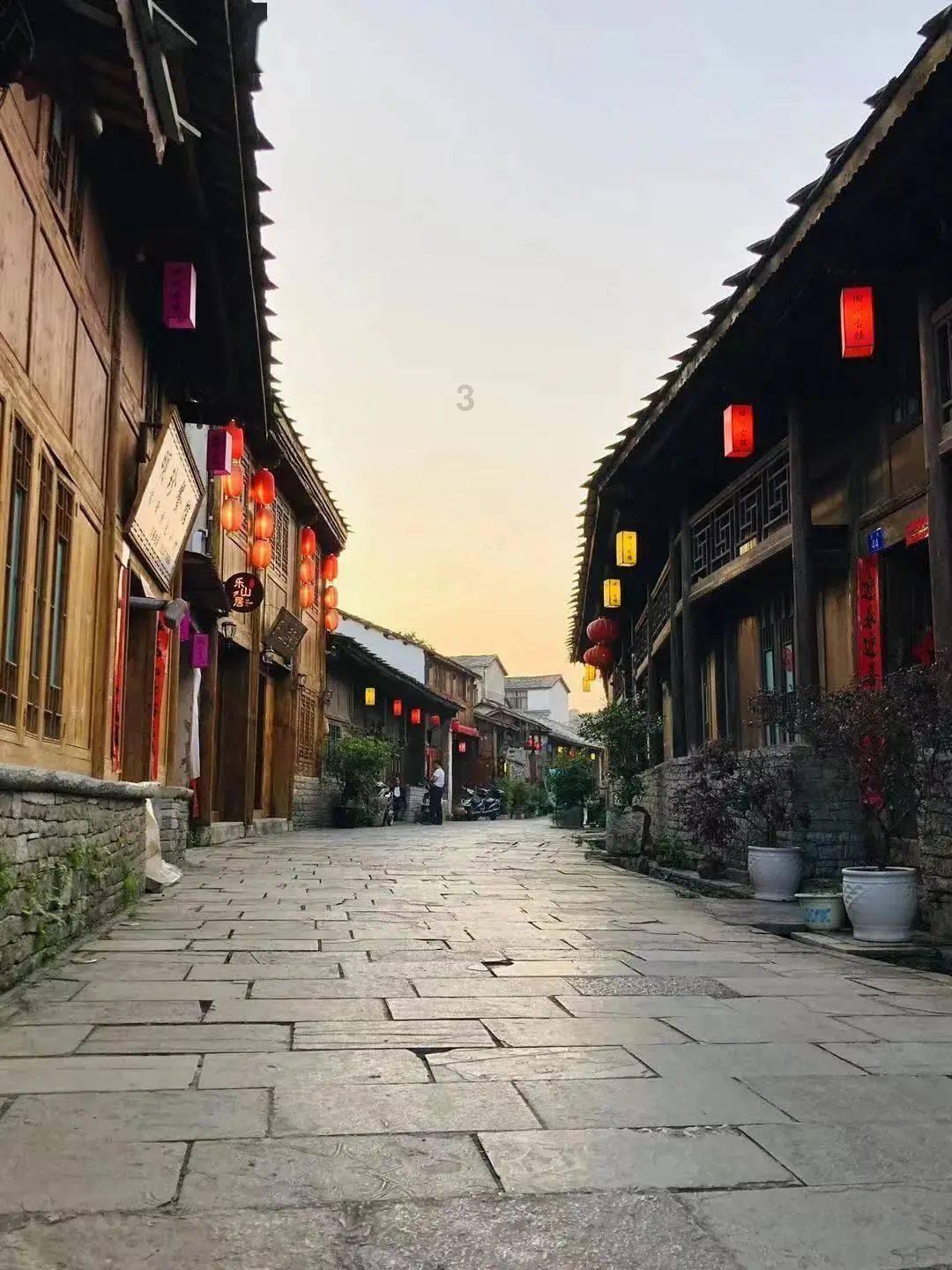 渗水维修数年不见好？开发商：质保已过期，叫不动施工单位